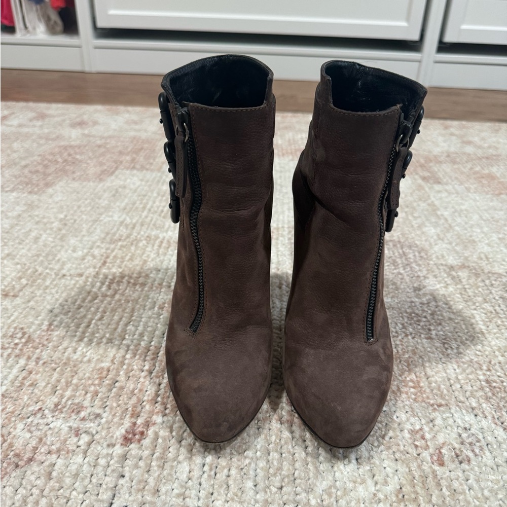 Giuseppe Zanotti 38.5 Brown Suede Heeled Booties Boots